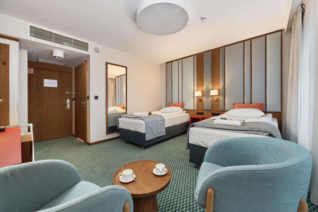 Gwarna Aparthotel City Center Wroclaw By Noclegi Renters Luaran gambar