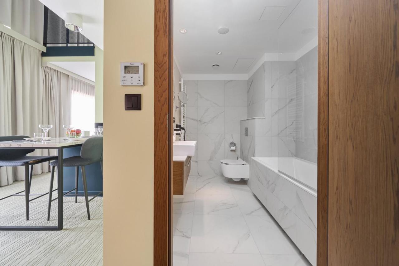 Gwarna Aparthotel City Center Wroclaw By Noclegi Renters Luaran gambar